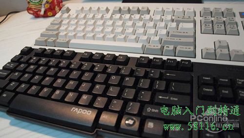 上:机械键盘,下:薄膜式键盘 上:机械键盘,下:薄膜式键盘